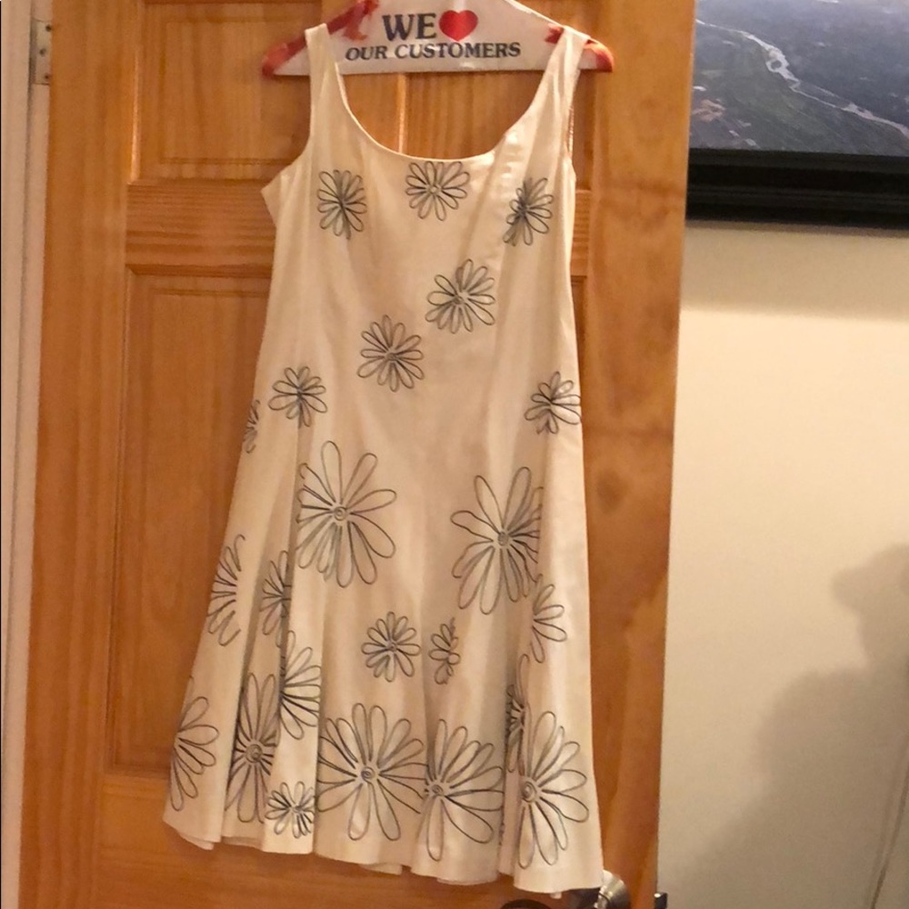 A line summer white dress with Flowers